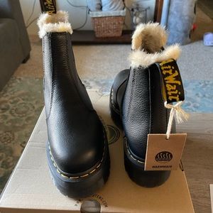 NWT black faux fur lined platform Chelsea boot